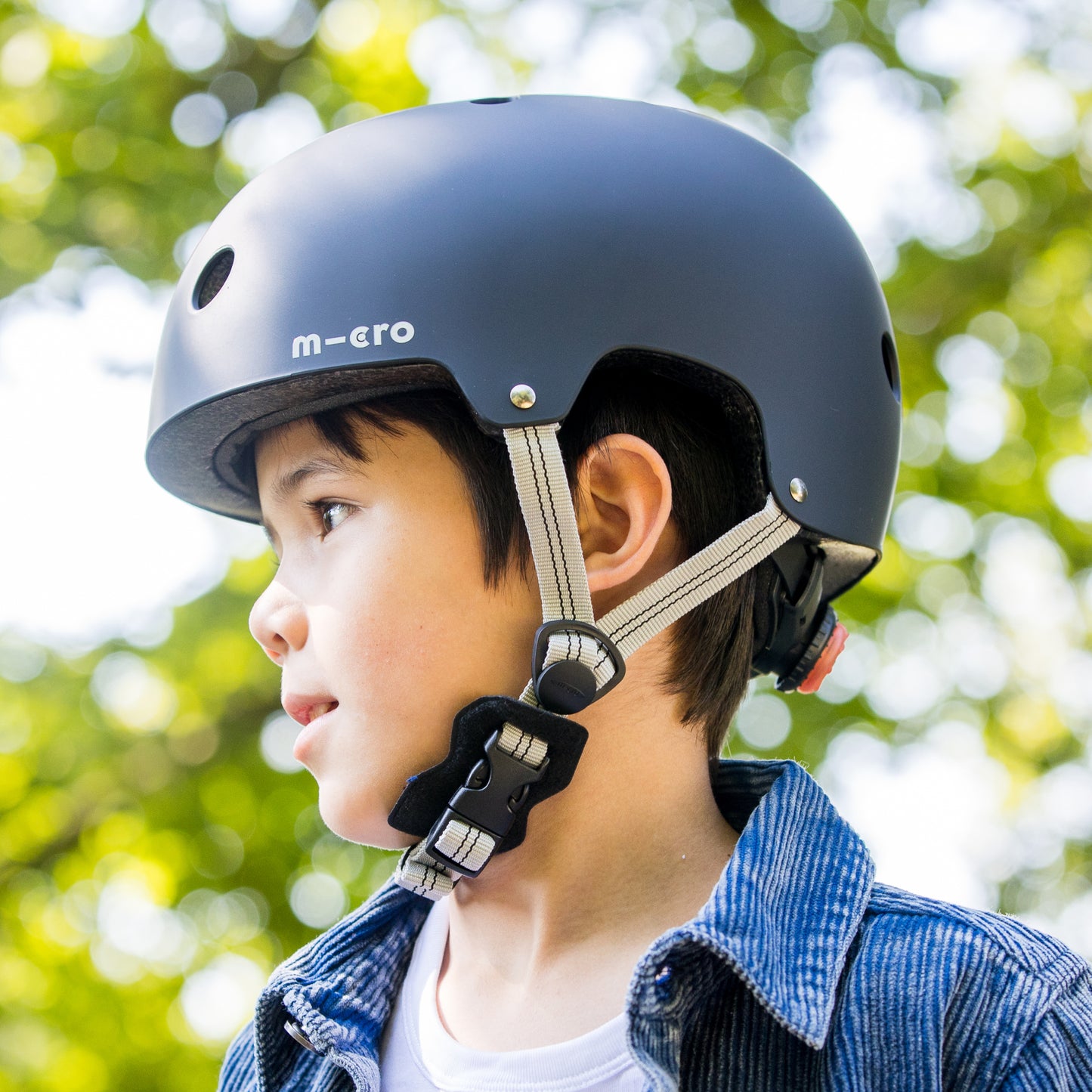 Plain Helmet for Bikes and Scooters: Matt Black